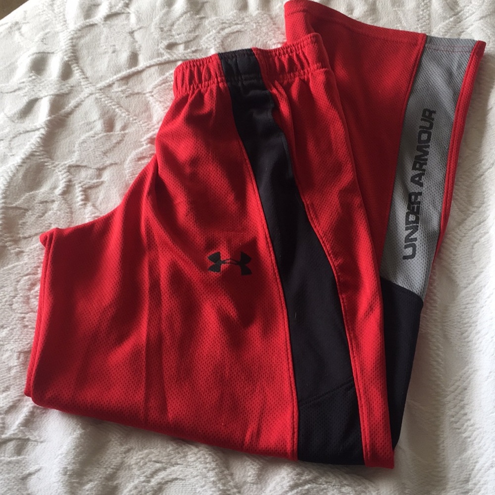 Boys UnderAmour wide leg sweatpants Red